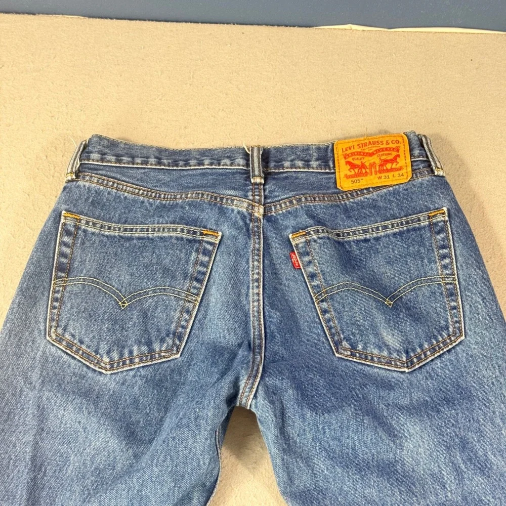Levis 505 Regular Fit Straight Leg Jeans Mens 31x34 Blue Denim Medium Wash